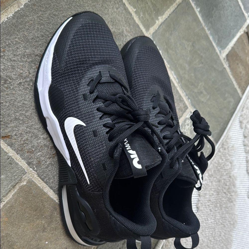 Nike Black and White Running Sneakers